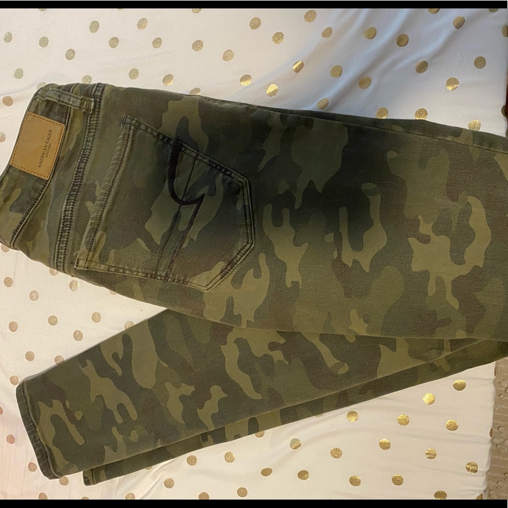 American eagle Camo jeans